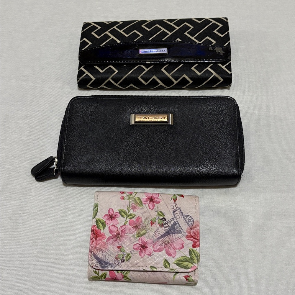 Tommy Hilfiger, Tahari, and Floral Women's Vintage Y2K Wallet Set